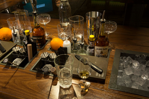 Dublin: Aula de preparação de cocktails com whisky da destilaria Jameson