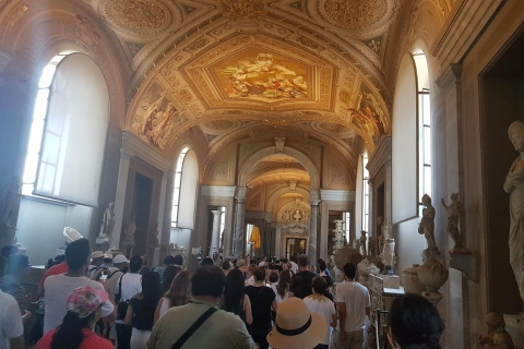 Muzea Watykańskie i Kaplica Sykstyńska Małe grupy turystycznejTour w języku francuskim