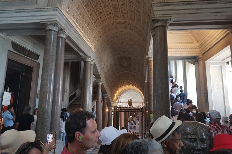 Museos del Vaticano y la Capilla Sixtina pequeño grupo de viajeGira en ruso