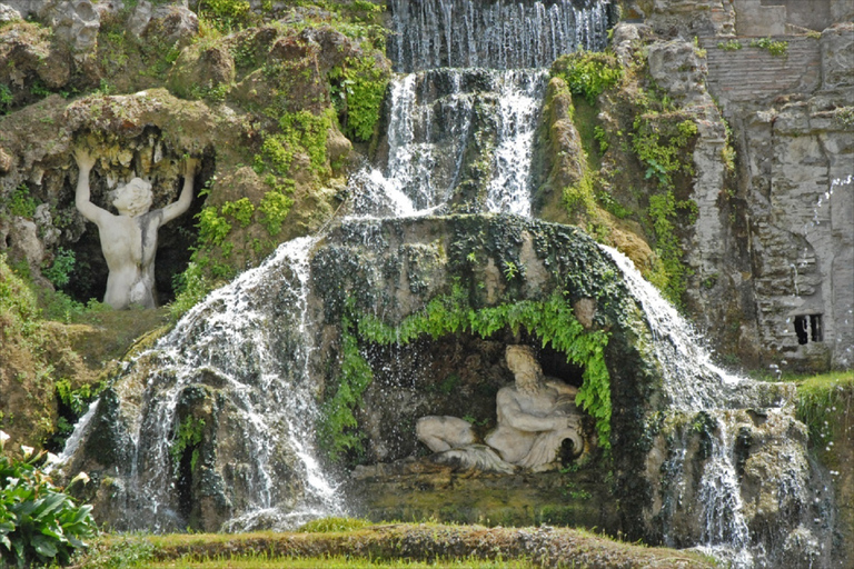 Tívoli: Villa Adriana y Villa D'Este, tour de medio díaTour en inglés