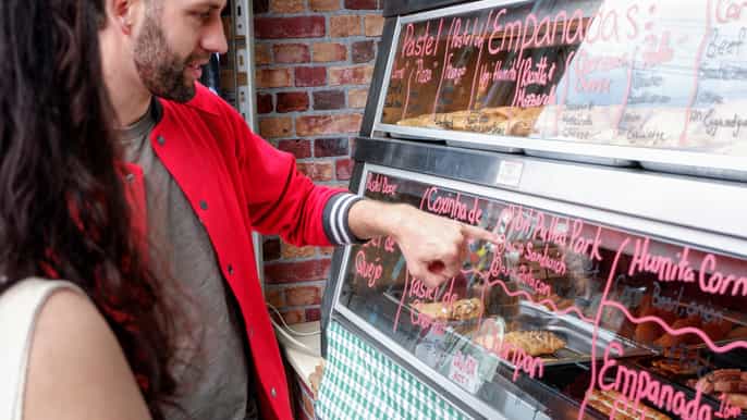 toronto food and sightseeing private driving tour