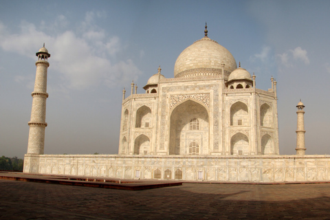 Delhi: Dagstur med tåg till Taj Mahal och Agra med allt inkluderat