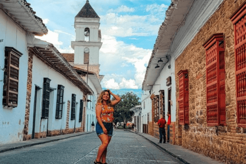 Medellín : Aventure en bateau + équitation à Santa Fe de AntioquiaSanta Fe de Antioquia : Promenade en bateau aventureux+excursion à cheval