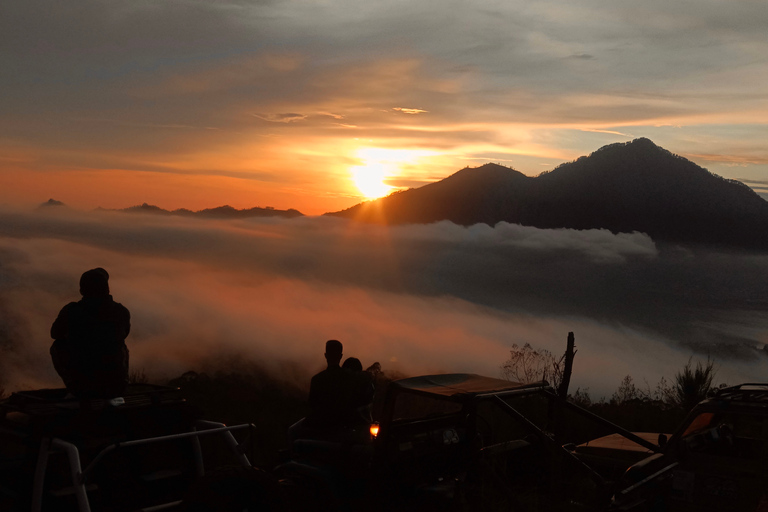 Bali: Aventura de jipe ao nascer do sol no Monte Batur com balanço na selvaPasseio de Jeep e Swing com traslado da área central de Bali