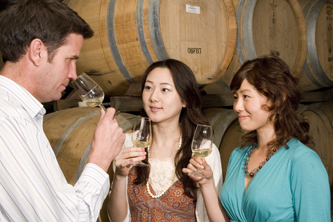 Melbourne: Yarra Valley Wine Bubbles & Kangaroos Tour