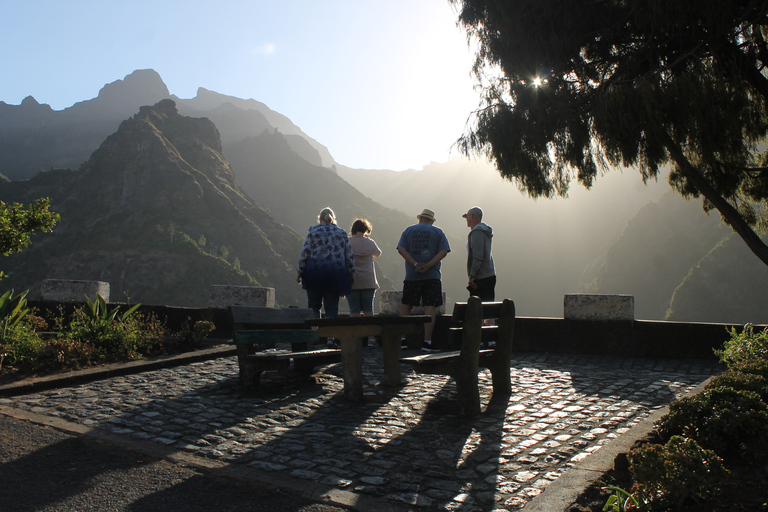 Funchal: increíble recorrido en 4x4 por los cráteres del fuego