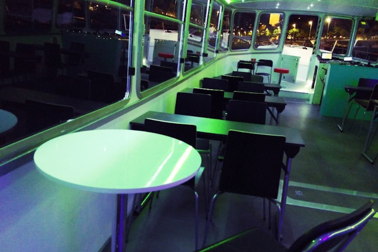 Budapest: Stag Party Boat with Beer and Wine Budapest: 1-hour Party Boat with Free Drinks