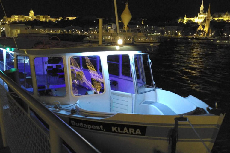 Budapest: Stag Party Boat with Beer and Wine Budapest: 1-hour Party Boat with Free Drinks