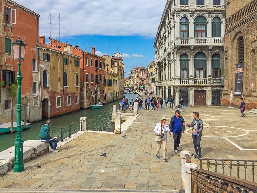 Venice Cannaregio And The Jewish Ghetto Private Tour GetYourGuide gondola-on-the-rio-ghetto-jewish-ghetto-from-the-16th-century