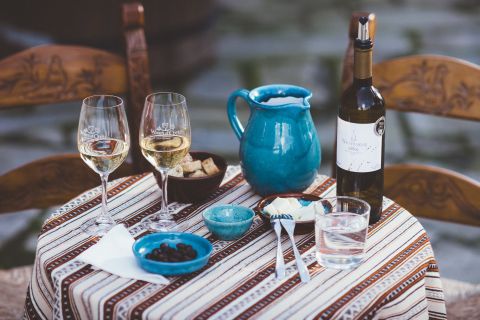 Rethymno: viinin ja oliiviöljyn maistelukierros kylälounaalla