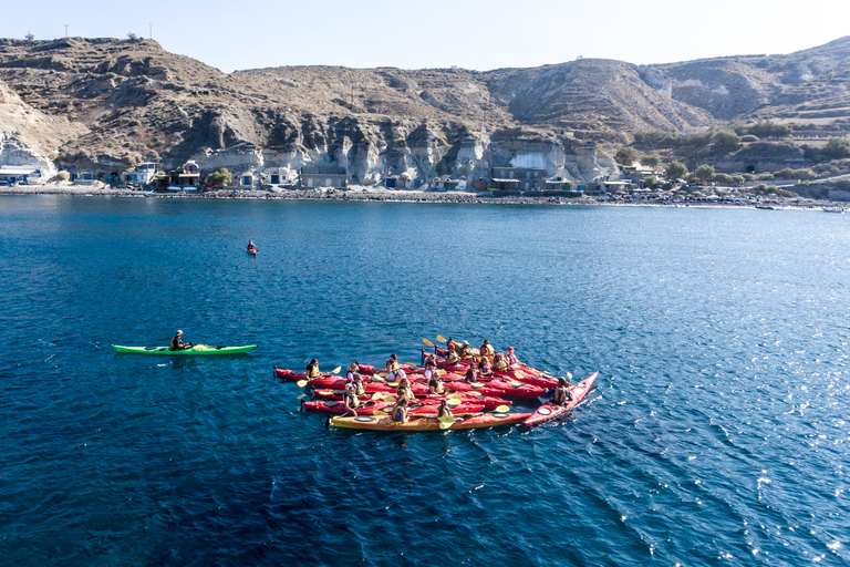 Santorini: Seekajak und Schnorcheln mit Mittagessen