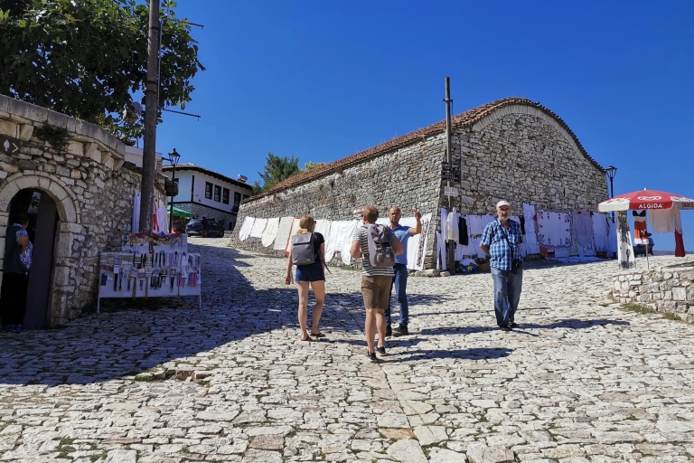 Z Durrës lub Tirany: Historia Beratu i lokalna wycieczka kulinarnaZ Durrës lub Tirany: Historia Berat i degustacja wina