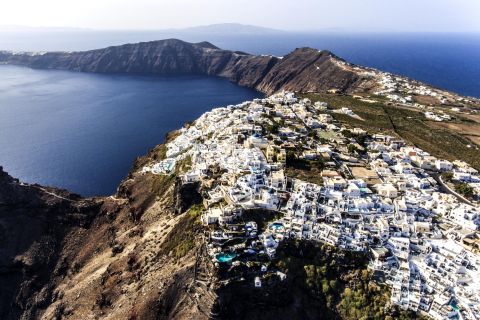 Santorini: Caldera Trail -opastettu vaellus ja auringonlaskun katselu