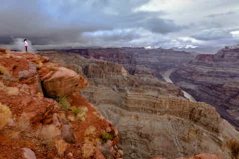 Las Vegas: Grand Canyon West Bus Tour with Hoover Dam Stop