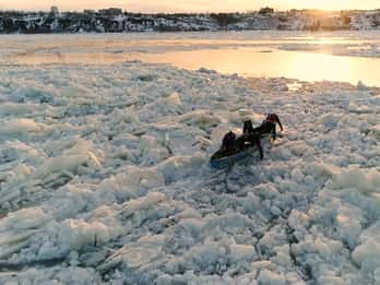 Quebec City: St-Lawrence River Ice Kanu Erfahrung Quebec City: St-Lawrence River Ice Kanu Erfahrung