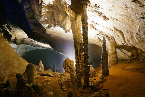 Krabi: Esplora la grotta di Tham Khlang e l&#039;avventura della Laguna Blu