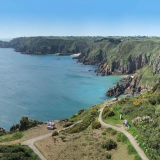 Guernsey: Half-Day Small-Group Coastal Highlights Tour