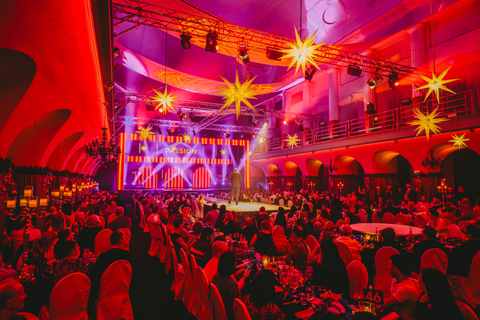Leipzig: PASSION dinner show with live entertainment and a 4-course meal Leipzig: PASSION Dinner Show with Live Entertainment and 4-Course Meal