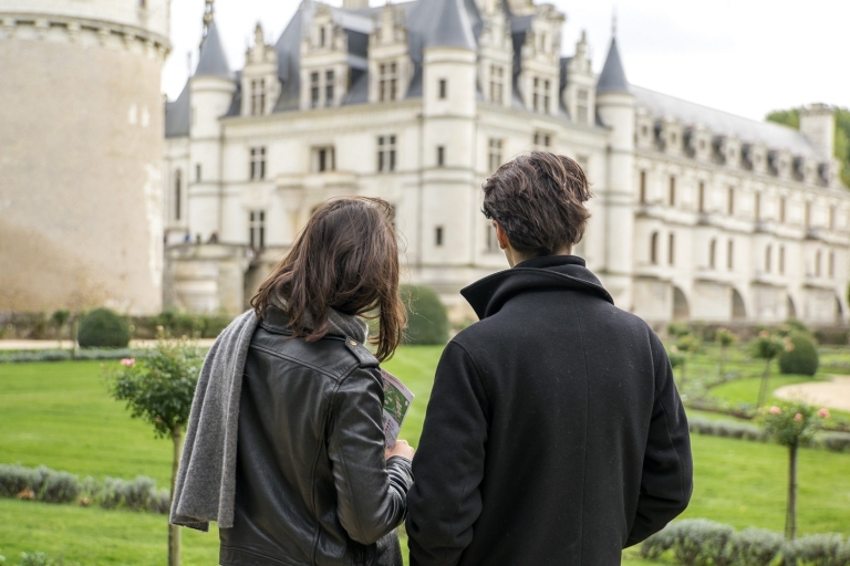 From Paris: Loire Valley Castles Tour with hotel pick-up Spanish Tour Option