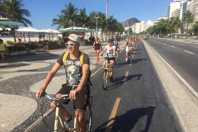 Rio de Janeiro : visite guidée à vélo en petit groupeVisite de 4 h : Botafogo, parc Flamengo et vieux Rio