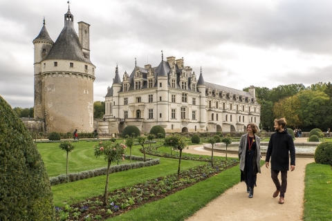 Van Parijs: tour met kleine groepen door de kastelen van de LoirePrivétour in het Engels (groepen van 5 tot 8)