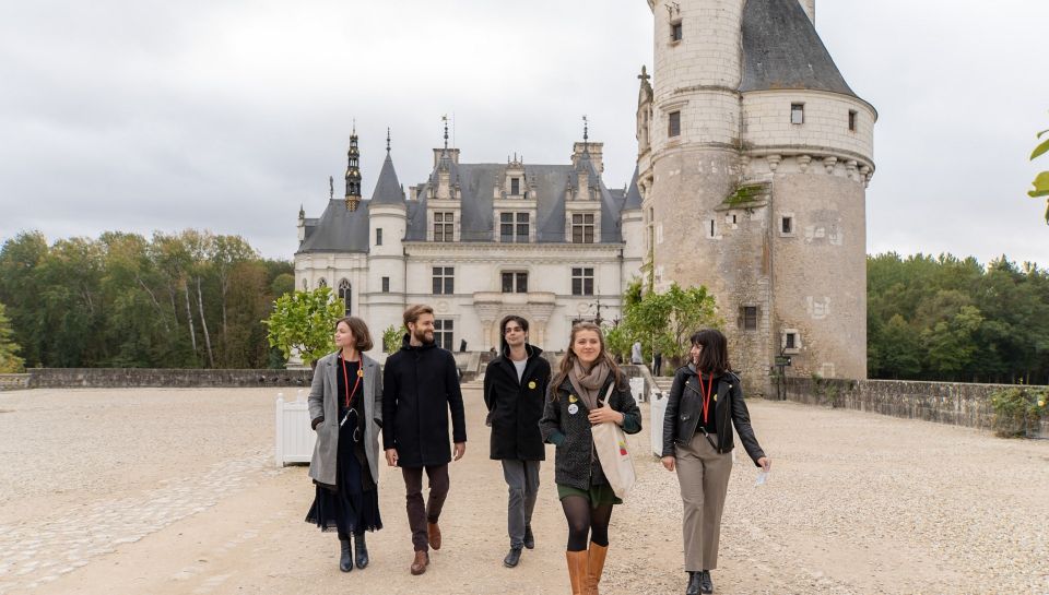 From Paris: Small-Group Tour of Loire Castles