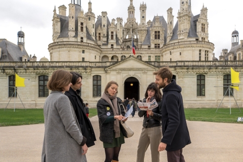 Van Parijs: tour met kleine groepen door de kastelen van de LoirePrivétour in het Portugees (groepen van 5 tot 8)