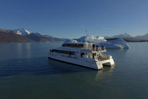 Depuis El Calafate : Tour en bateau et à cheval de l'Estancia