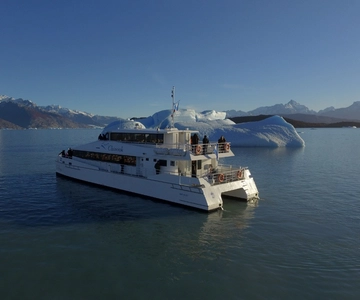 Depuis El Calafate : Tour en bateau et à cheval de l'Estancia