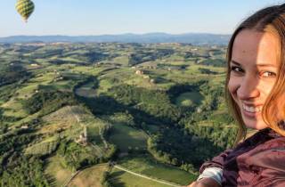 Siena: Ballonfahrt über die Toskana mit einem Glas Wein