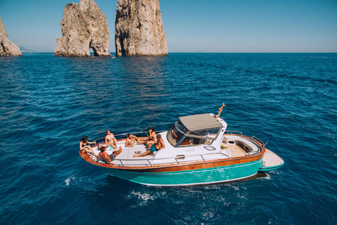 Sorrento: Capri Boat Tour with Drinks - Under 30 Experience Tour in English and Italian