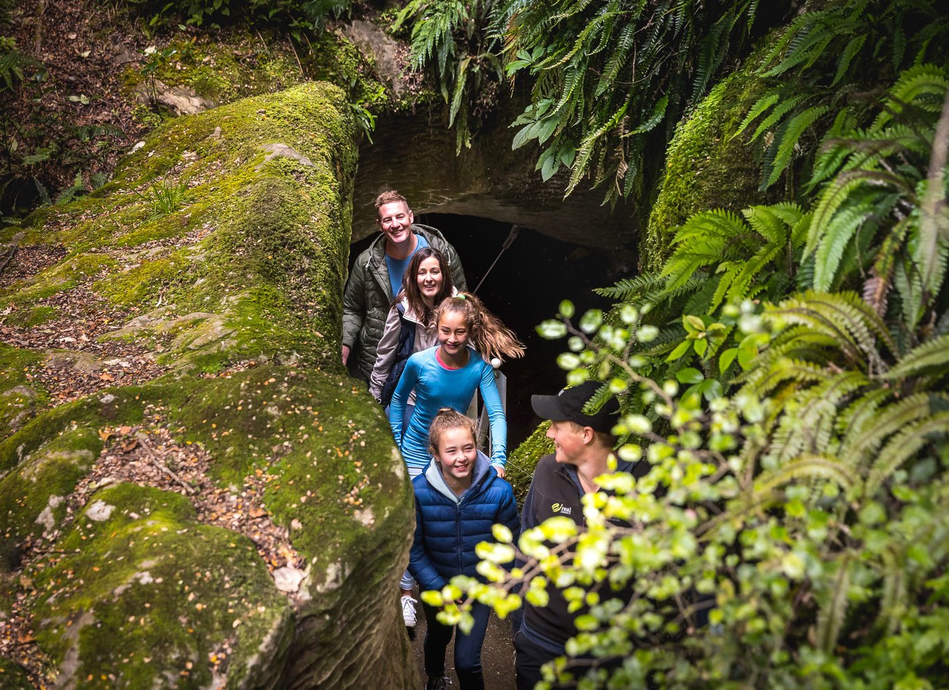 Te Anau: Glowworm Caves Guidet tur