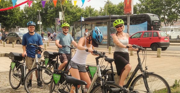Porto: Historische e-Bike Tour mit einem Guide