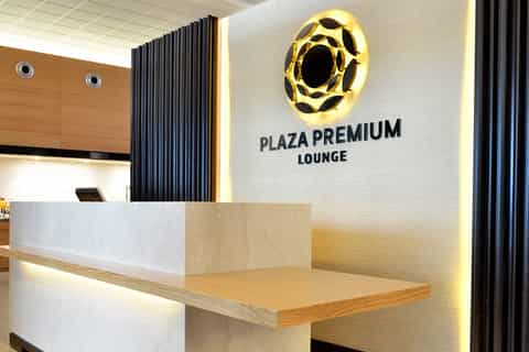 Winnipeg Richardson International Airport: Premium Lounge