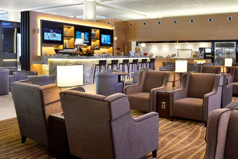 Międzynarodowy port lotniczy YWG Winnipeg: dostęp do poczekalni Premium