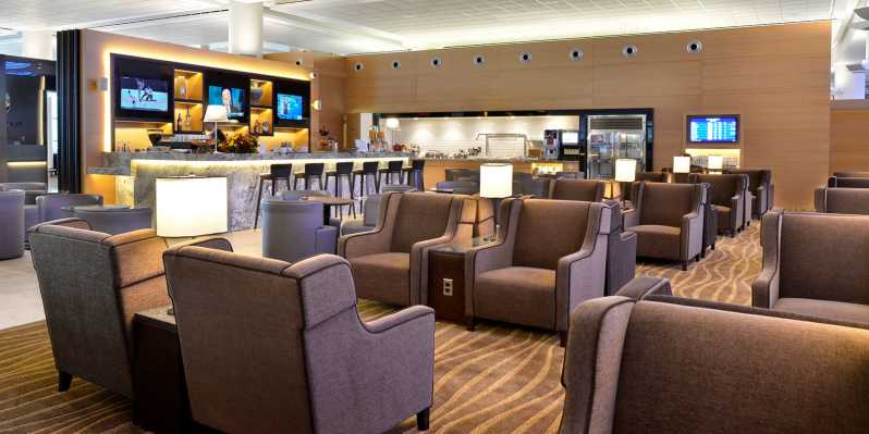 YWG Winnipeg International Airport: Premium Lounge Access
