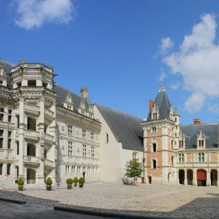 From Tours/Amboise: Day Trip to Chambord, Blois & Cheverny