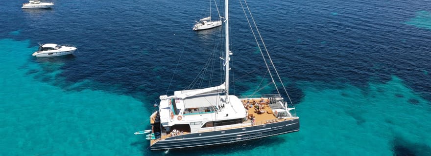 Croisière en catamaran d'une journée au départ de Cannes