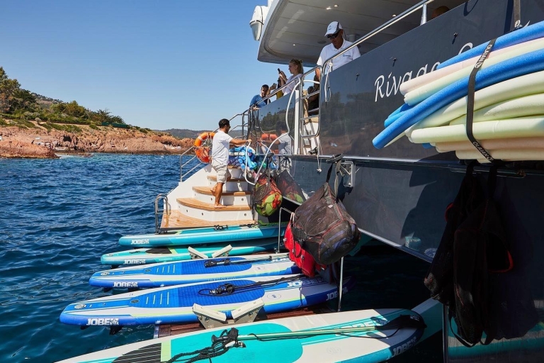 Vanuit Cannes: dagtocht op een catamaranCatamaranvaart van een hele dag met vertrek uit Cannes