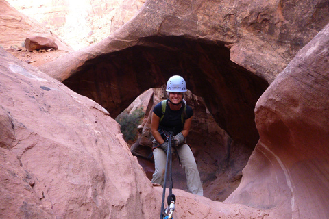 Desde Moab: Rock of Ages Carrera de obstáculos moderada de rappelling