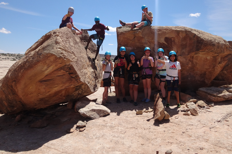 Från Moab: Rock of Ages Moderate Rappelling Obstacle Course