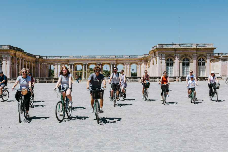 Ab Paris: Schloss Versailles – Radtour & Zeitfenster-Einlass