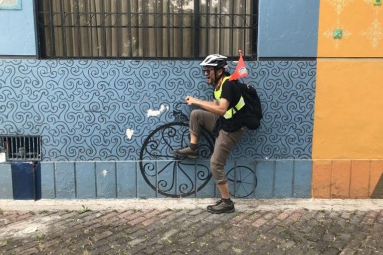 Quito: recorrido cultural en bicicleta por la ciudadRecorrido en bicicleta por la ciudad cultural en grupo compartido