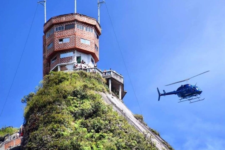 Guatapé: Vuelo en helicóptero sobre el Peñón del PeñolTour en Helicóptero Guatapé
