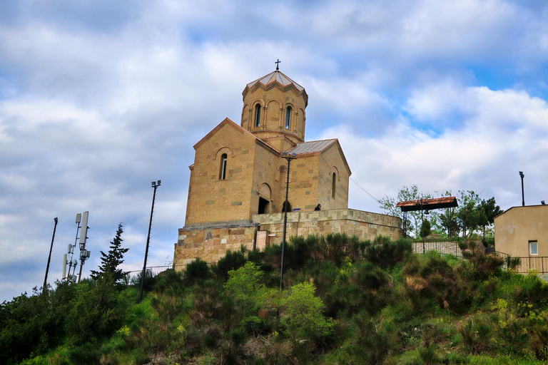 Tbilisi: Private Ride to Yerevan with Wine Tasting