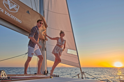 Santorin : croisière en catamaran avec déjeuner et open bar