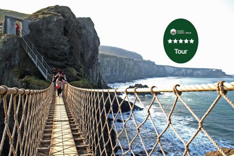 From Belfast: Giant's Causeway Guided Tour with Admissions