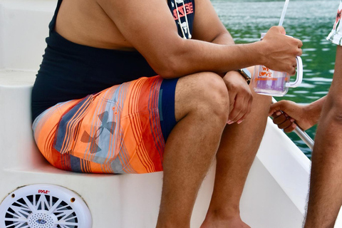 Bequia Day Cruise with Drinks and Photos