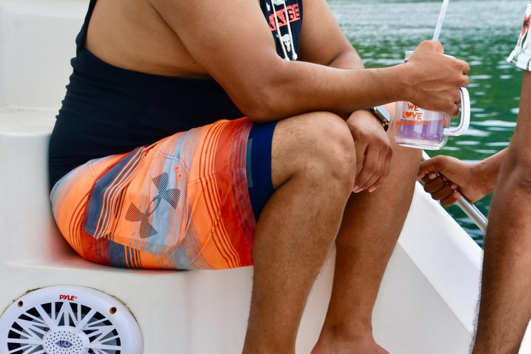 Bequia Day Cruise with Drinks and Photos