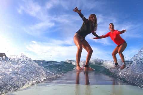 waikiki beach 1hour surf lesson for 2 people